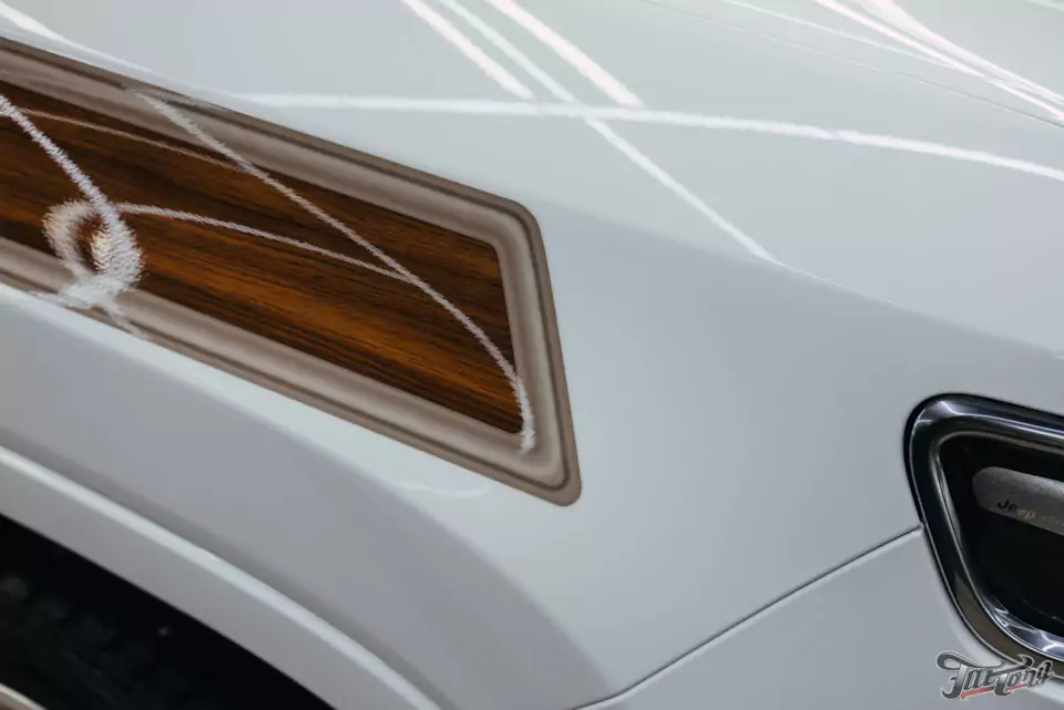 Так не должно быть! Заново разработали дизайн наклеек для Jeep Grand Wagoneer и забронировали кузов полиуретаном